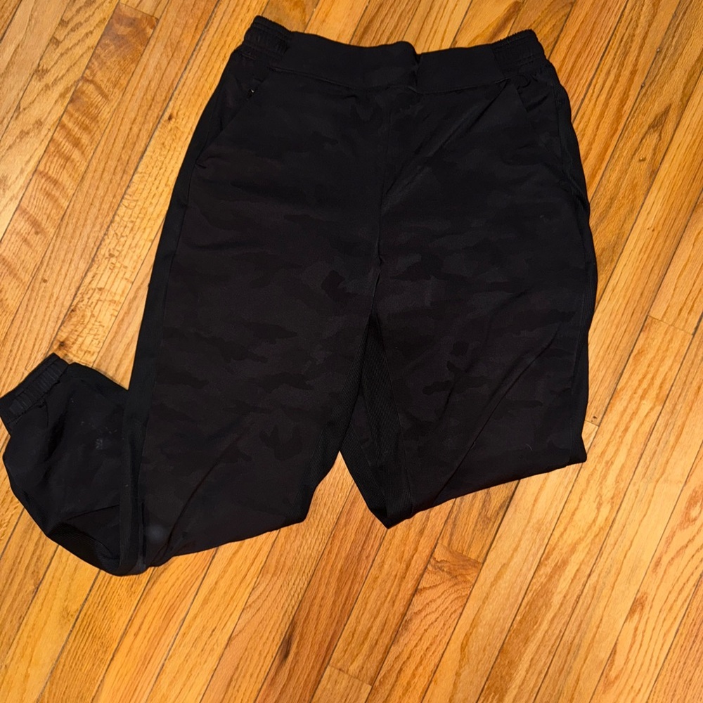 Athleta Women’s Black Camo Pants - Picture 6 of 7
